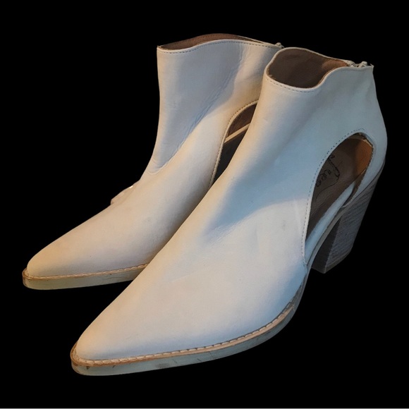 NWOB Free People Wilder White Bootie - Picture 3 of 9